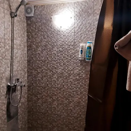 בית הארחה Ersi *